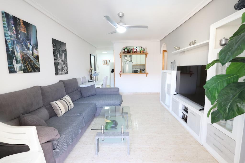 Apartamento con vistas al mar y piscina privada en La Mata — 200m de la playa