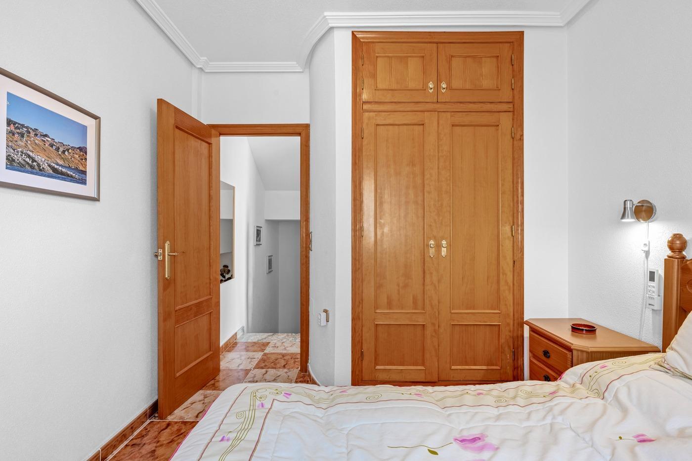 Duplex en Lomas de Cabo Roig con piscina privada y solárium — 2 dorm.