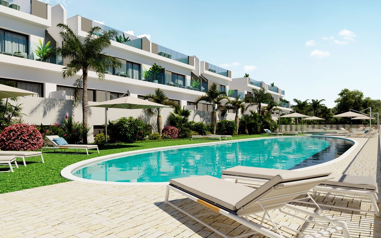Chalet de diseño con piscina privada y solárium en Los Balcones — Obra nueva