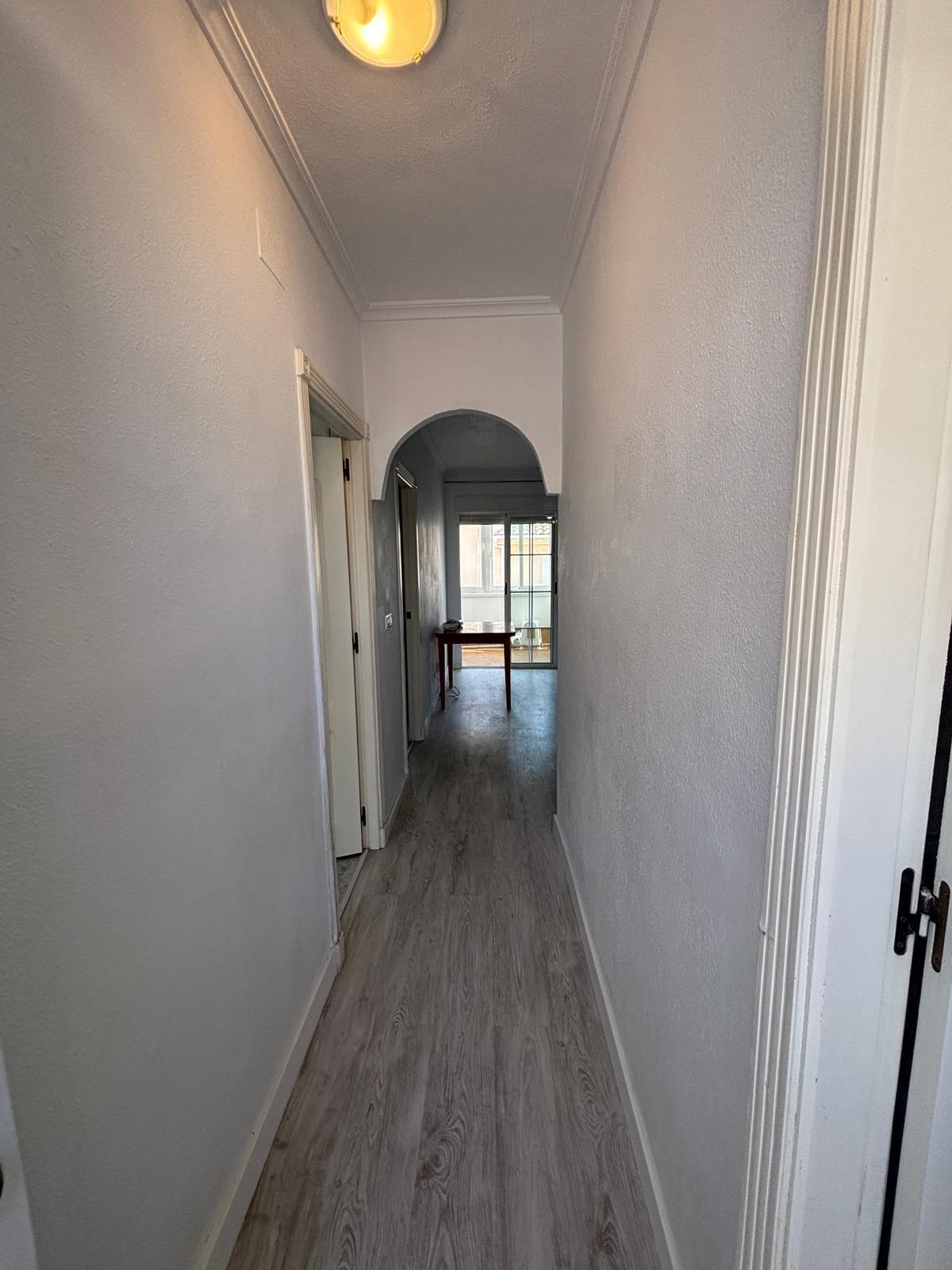 Bungalow con solárium privado y piscina en Aguas Nuevas, Torrevieja — 2 dorm.