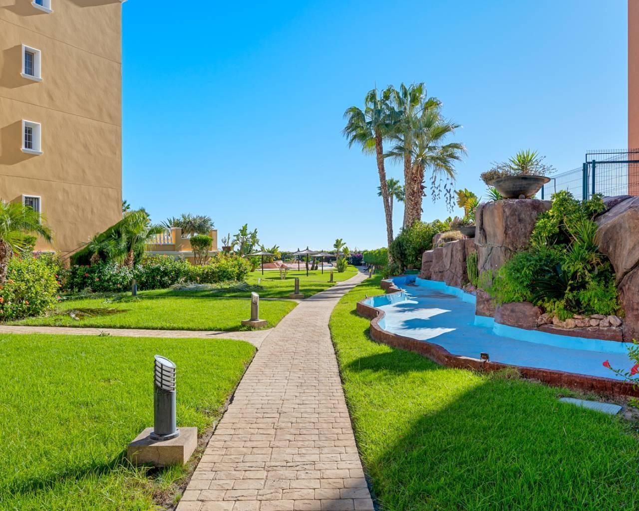 Apartamento con vistas al mar en Aguamarina, Orihuela Costa – 50m de la playa