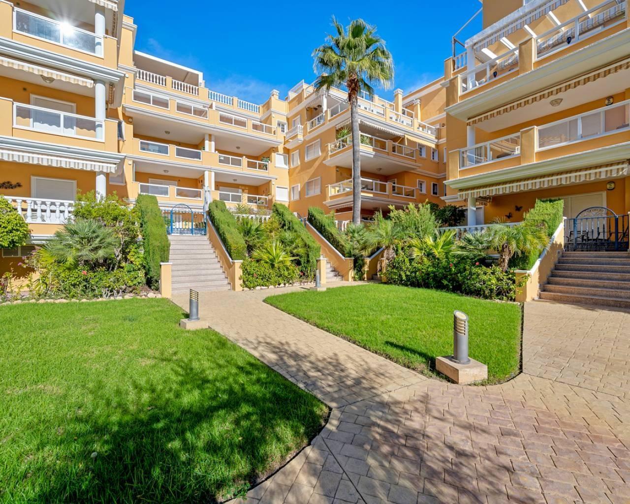 Apartamento con vistas al mar en Aguamarina, Orihuela Costa – 50m de la playa