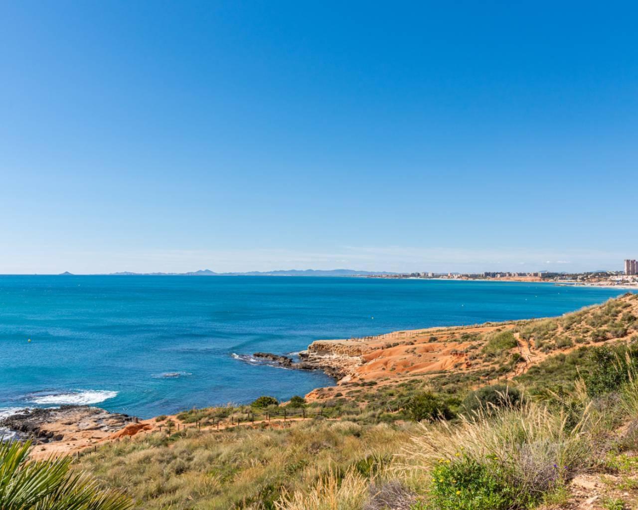 Apartamento con vistas al mar en Aguamarina, Orihuela Costa – 50m de la playa
