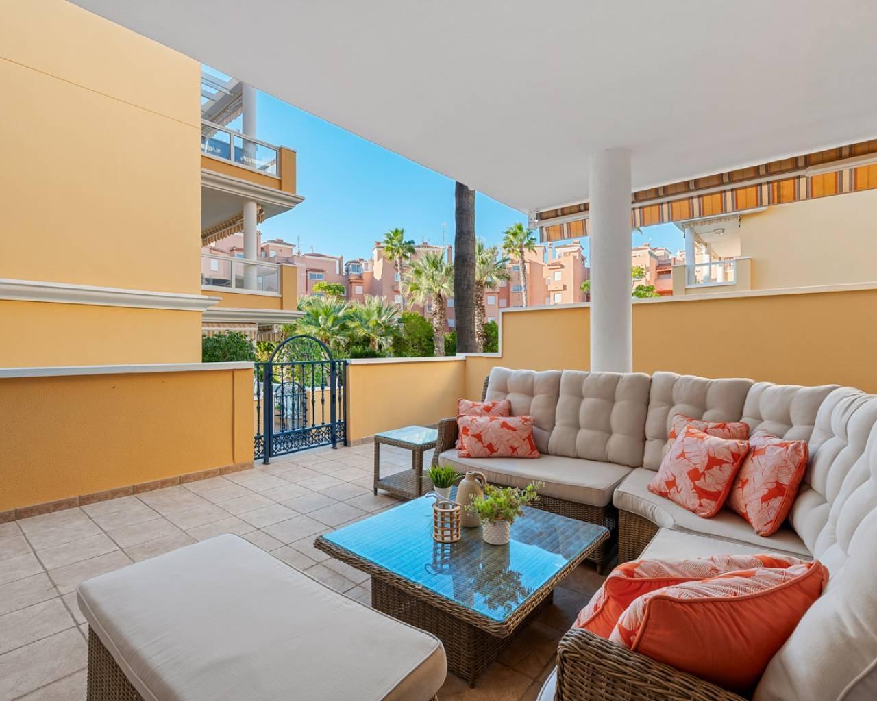 Apartamento con vistas al mar en Aguamarina, Orihuela Costa – 50m de la playa