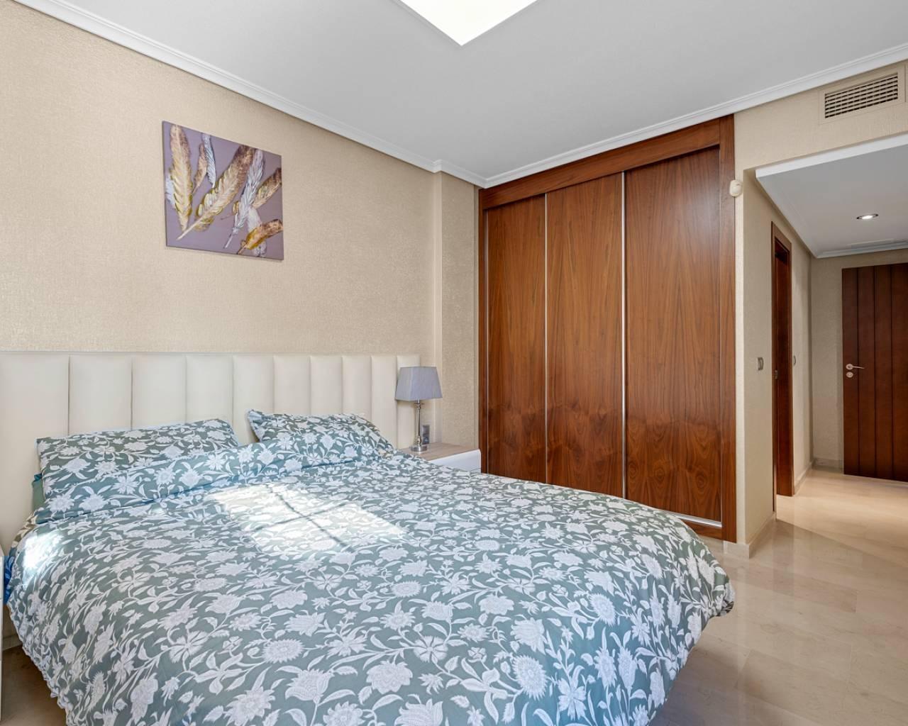 Apartamento con vistas al mar en Aguamarina, Orihuela Costa – 50m de la playa
