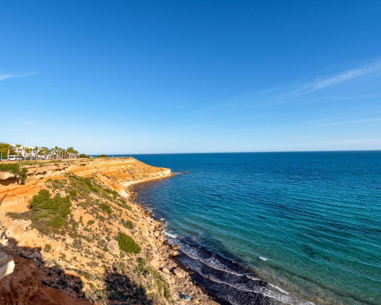 Apartamento con vistas al mar en Aguamarina, Orihuela Costa – 50m de la playa