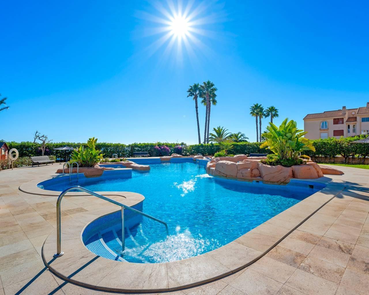 Apartamento con vistas al mar en Aguamarina, Orihuela Costa – 50m de la playa