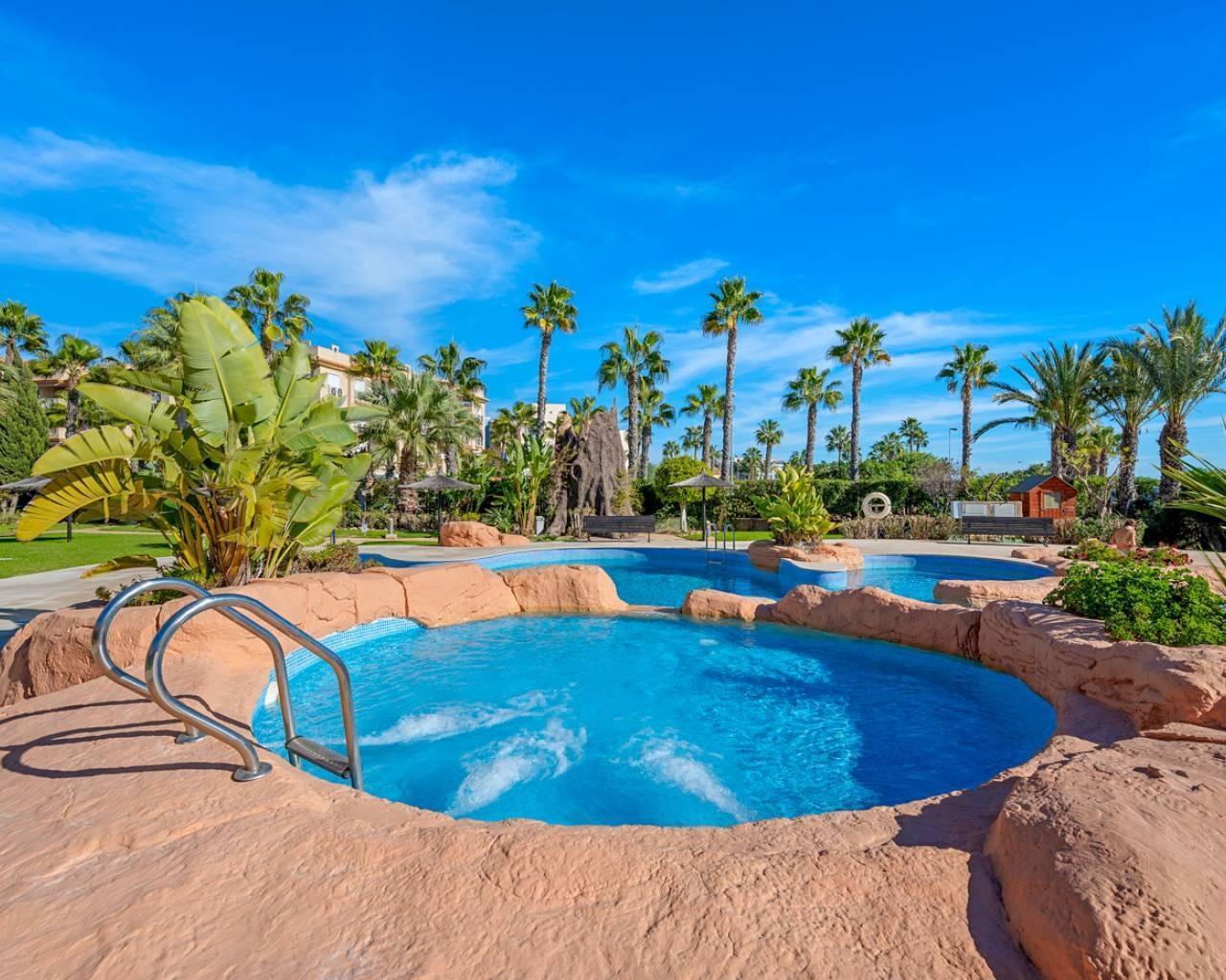 Apartamento con vistas al mar en Aguamarina, Orihuela Costa – 50m de la playa