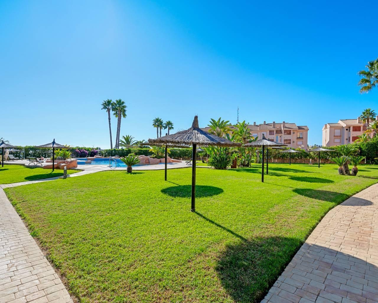 Apartamento con vistas al mar en Aguamarina, Orihuela Costa – 50m de la playa
