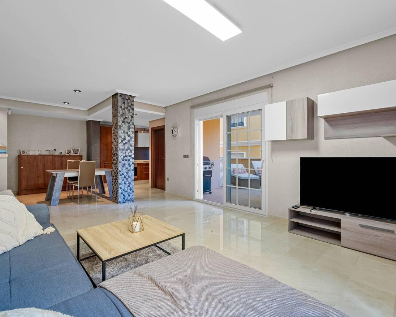 Apartamento con vistas al mar en Aguamarina, Orihuela Costa – 50m de la playa