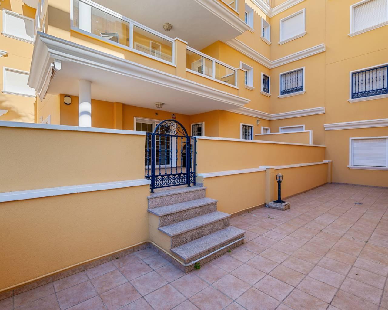 Apartamento con vistas al mar en Aguamarina, Orihuela Costa – 50m de la playa