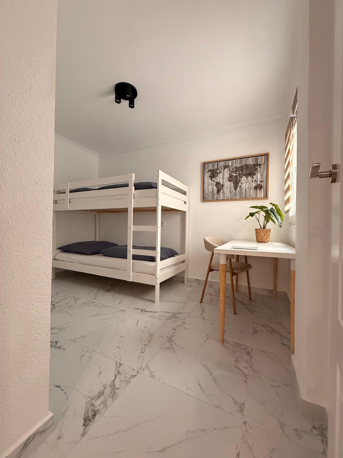 Dúplex reformado en La Mata con piscina y terraza — 2 dorm. a pasos del mar