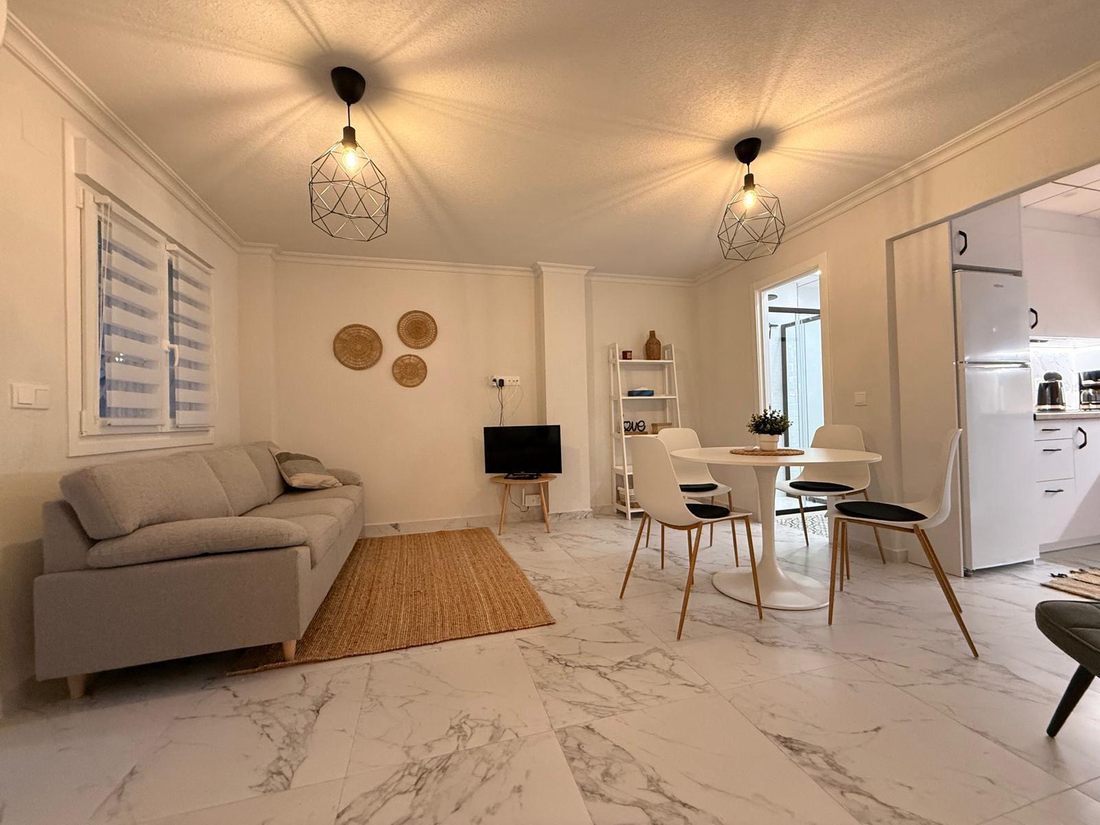 Dúplex reformado en La Mata con piscina y terraza — 2 dorm. a pasos del mar