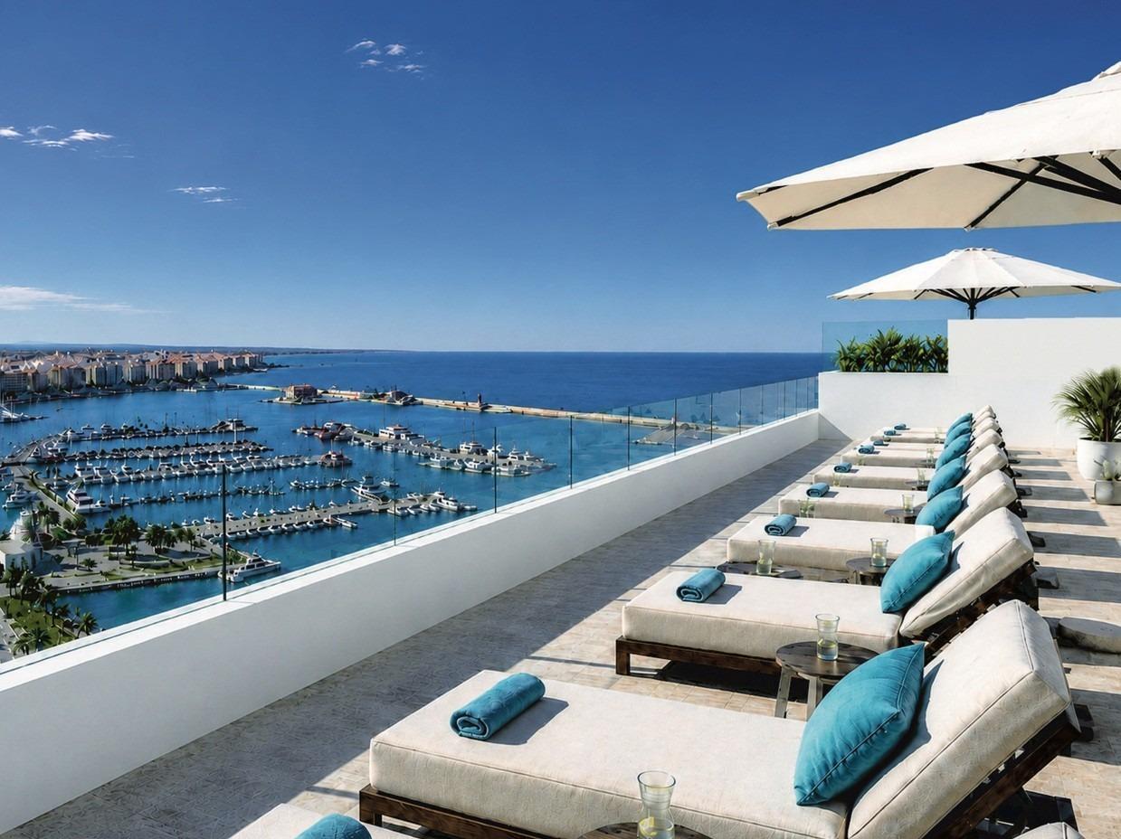 Apartamento de lujo en Torrevieja a 100m del puerto — Obra nueva con piscina