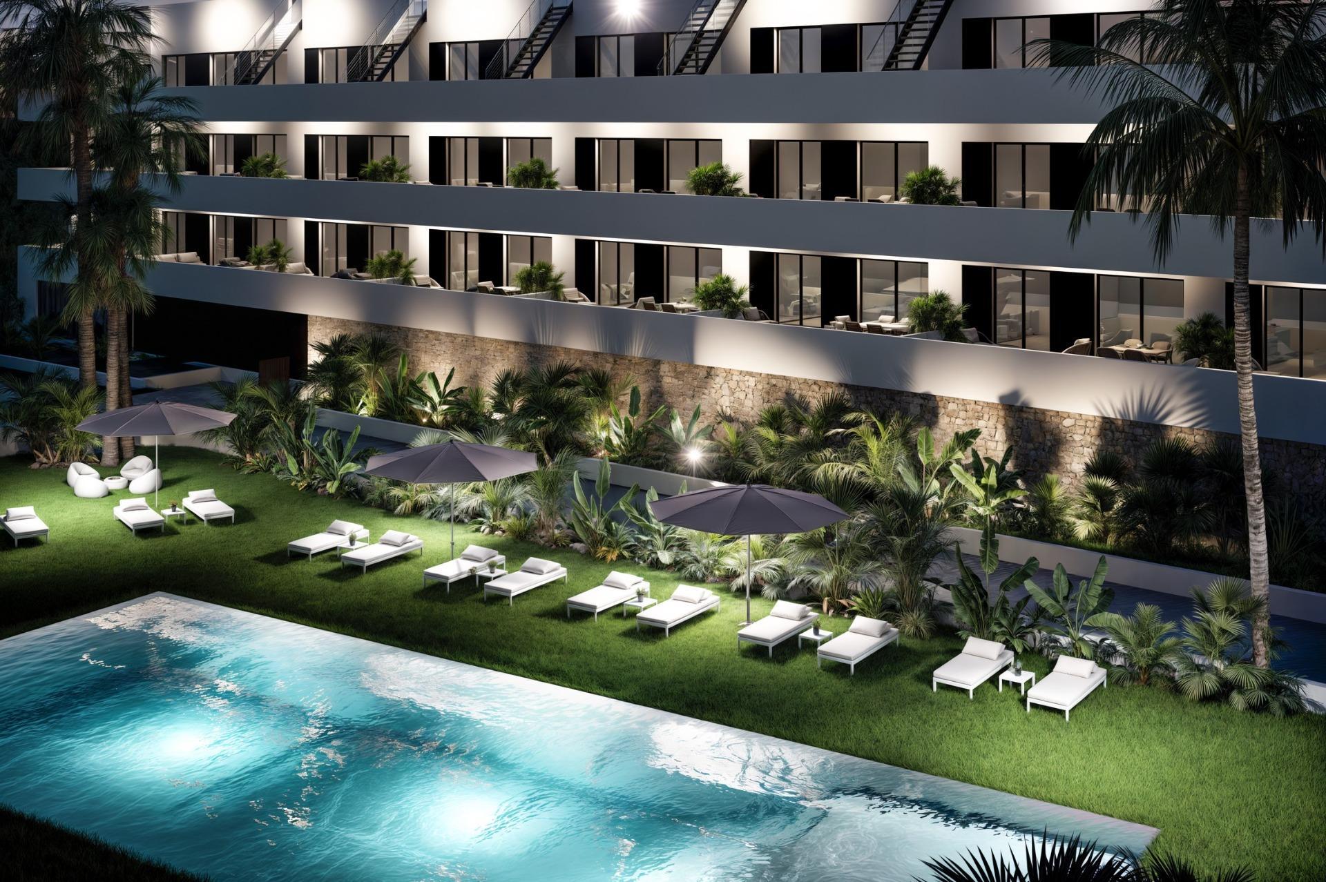 Ático con piscina privada y vistas al skyline de Benidorm en Finestrat