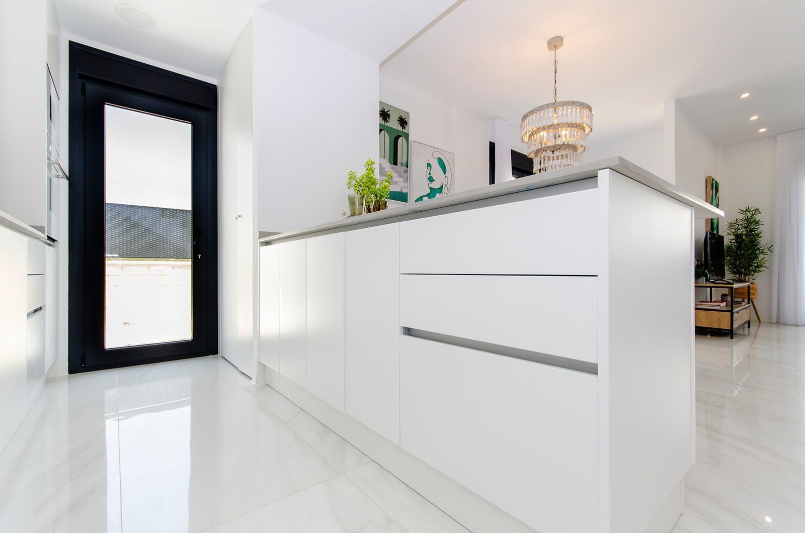 Villa de Obra Nueva con Piscina Privada en Vistabella Golf — 3 Dormitorios