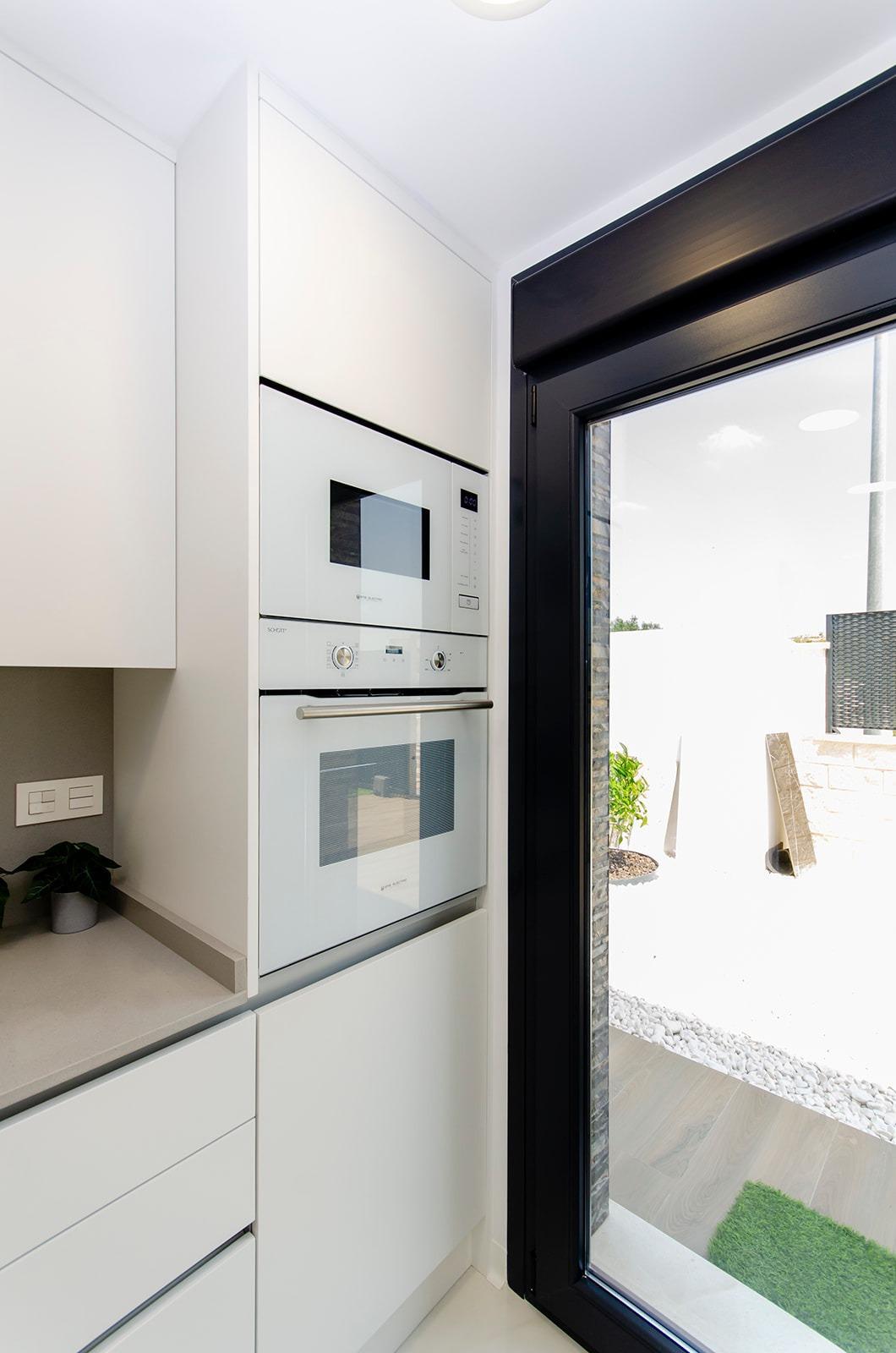 Villa de Obra Nueva con Piscina Privada en Vistabella Golf — 3 Dormitorios