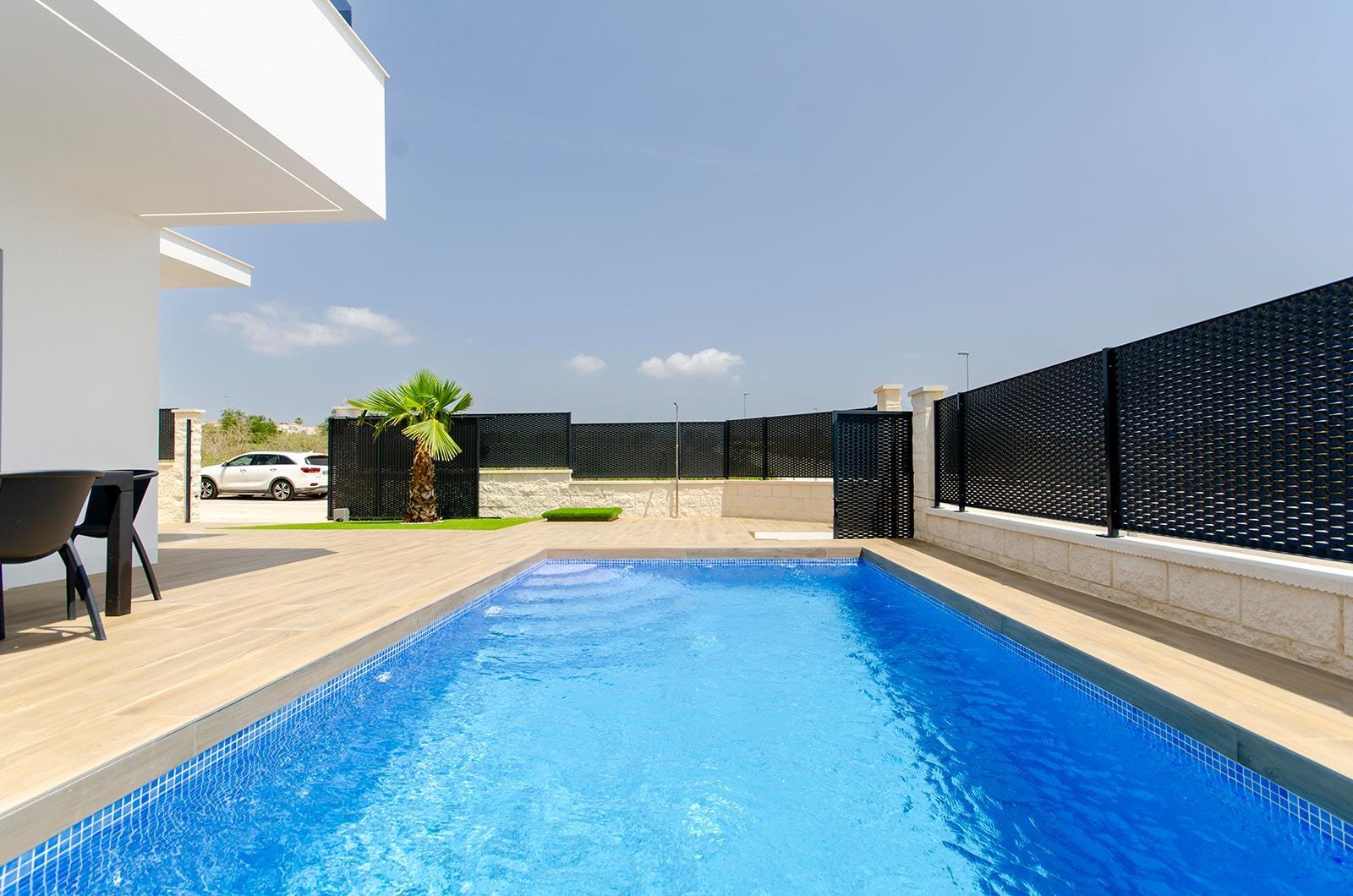 Villa de Obra Nueva con Piscina Privada en Vistabella Golf — 3 Dormitorios