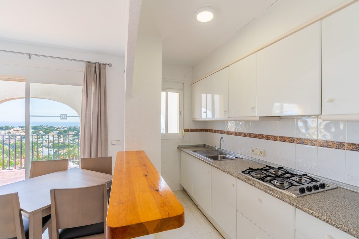 Chalet de obra nueva con piscina privada en Calpe — 1 dormitorio y confort