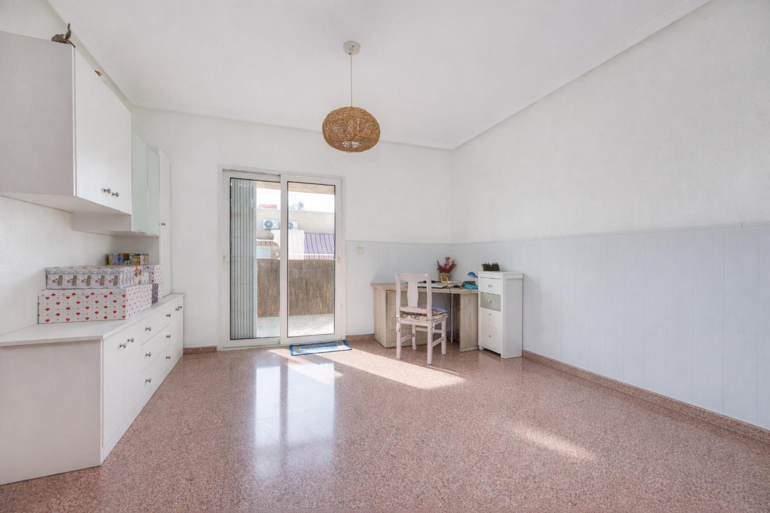 Ático con terraza de 13m² junto al Parque de las Naciones en Torrevieja