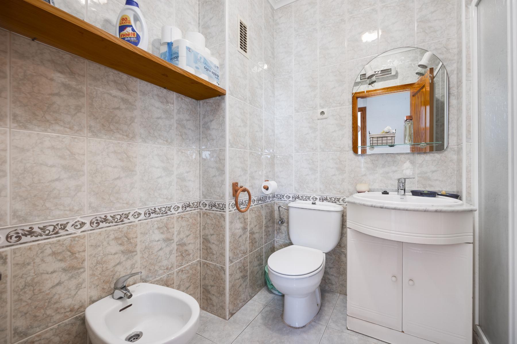 Ático con terraza de 13m² junto al Parque de las Naciones en Torrevieja