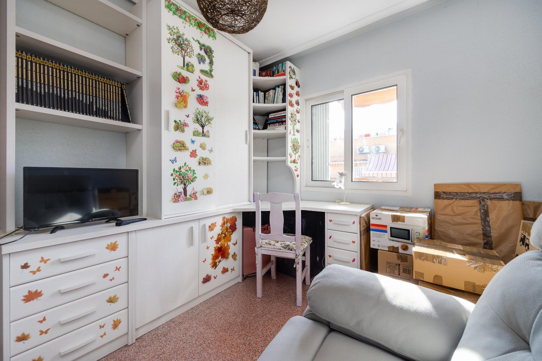 Ático con terraza de 13m² junto al Parque de las Naciones en Torrevieja