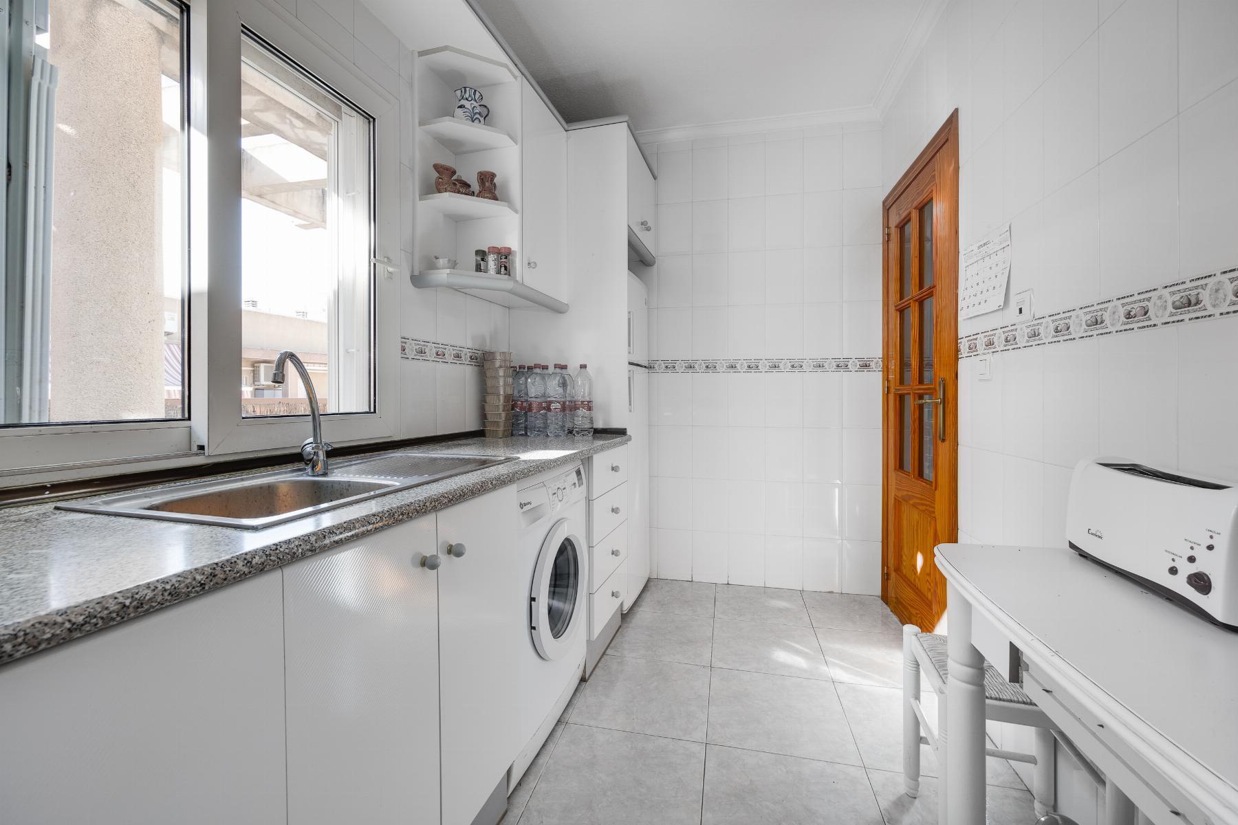 Ático con terraza de 13m² junto al Parque de las Naciones en Torrevieja