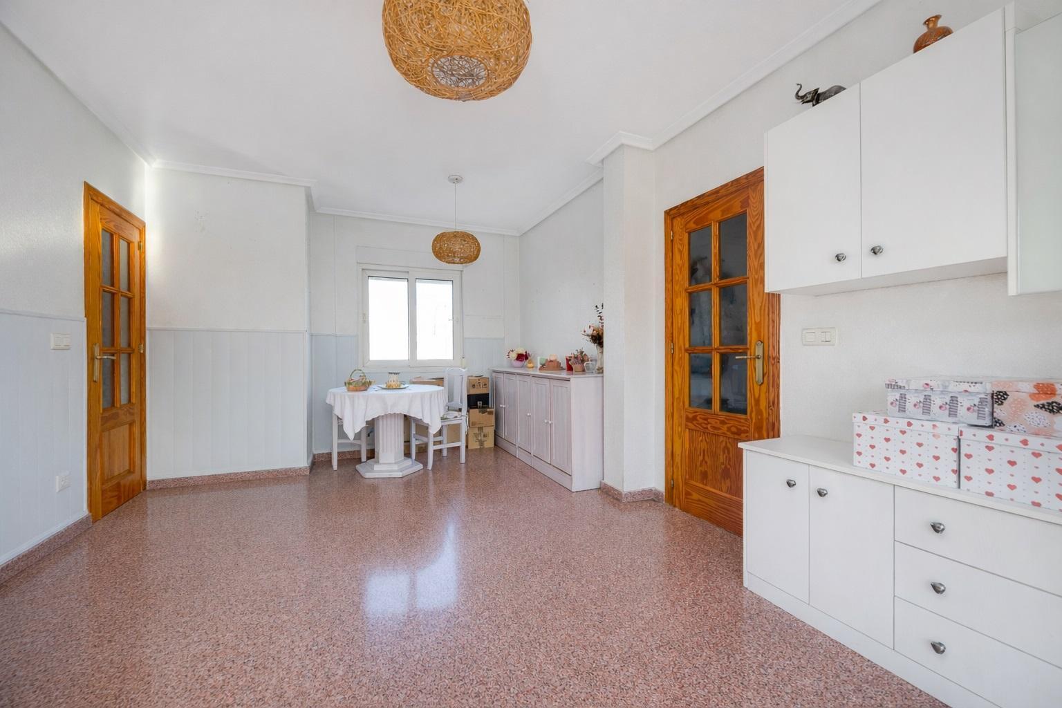Ático con terraza de 13m² junto al Parque de las Naciones en Torrevieja