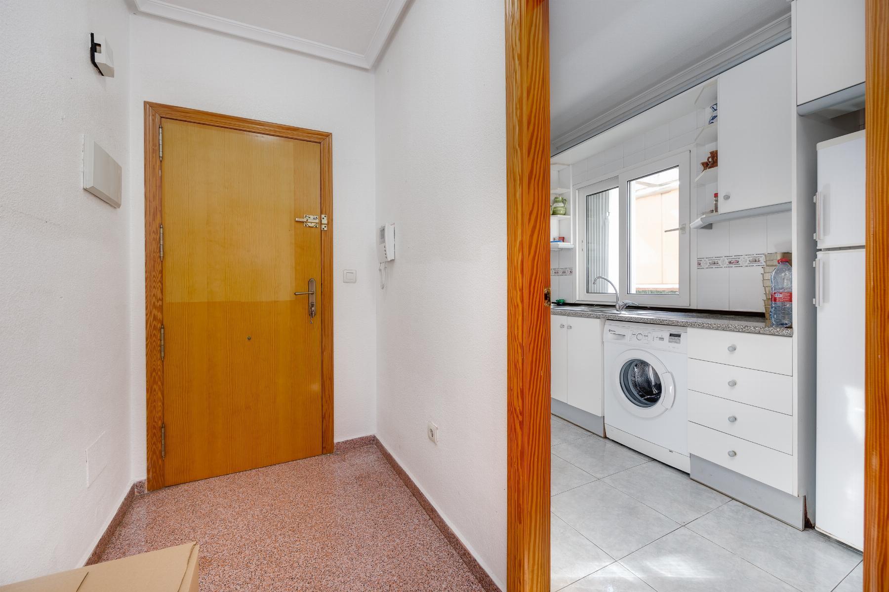 Ático con terraza de 13m² junto al Parque de las Naciones en Torrevieja