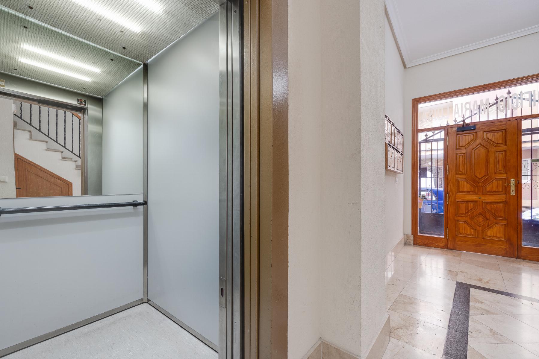 Ático con terraza de 13m² junto al Parque de las Naciones en Torrevieja