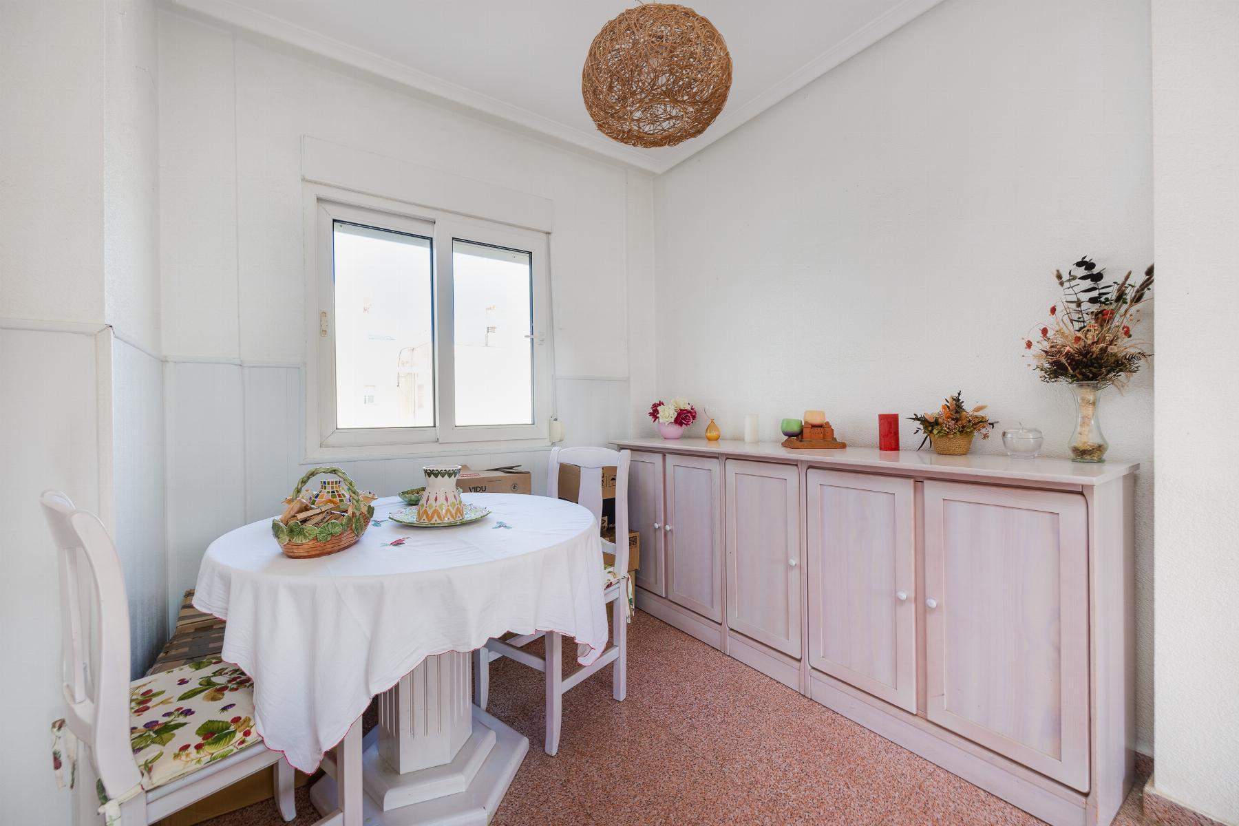 Ático con terraza de 13m² junto al Parque de las Naciones en Torrevieja