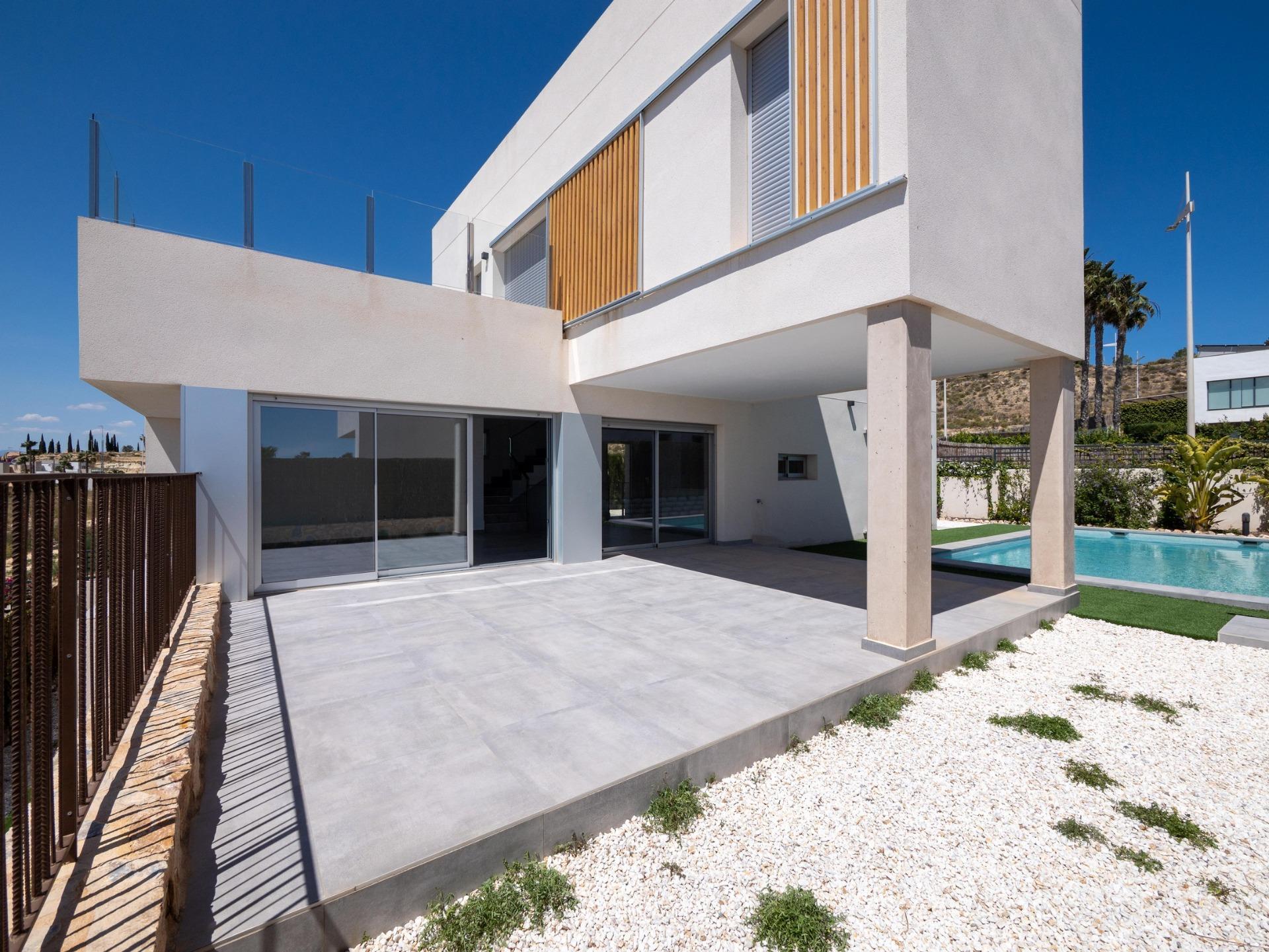 Villa de diseño con vistas al golf y piscina privada en Algorfa — 4 dorm.
