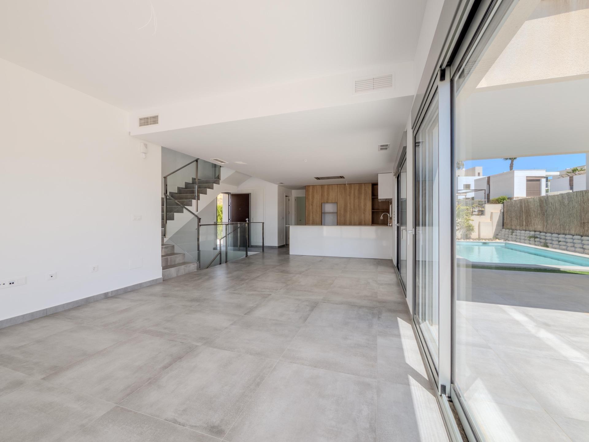 Villa de diseño con vistas al golf y piscina privada en Algorfa — 4 dorm.