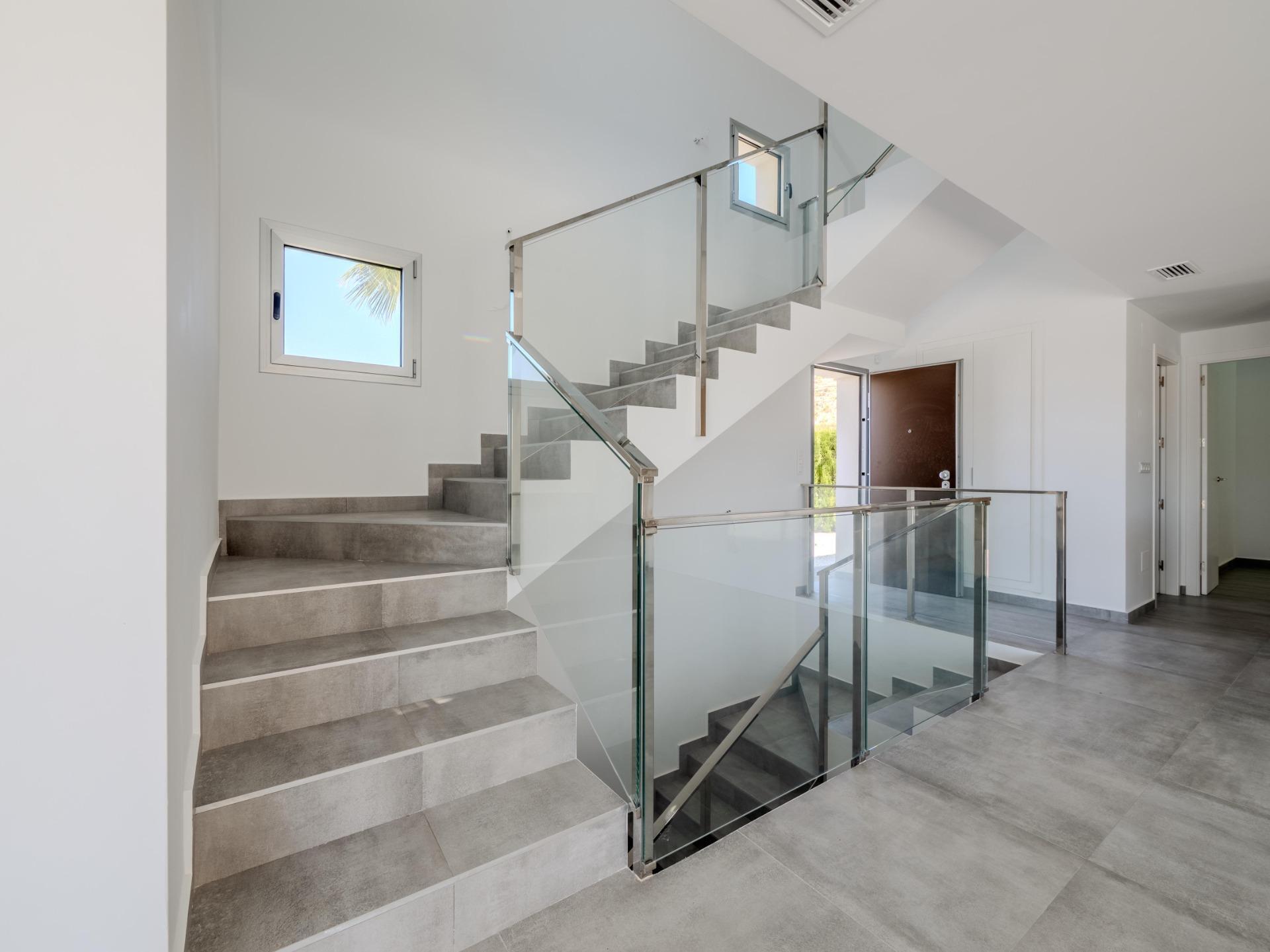 Villa de diseño con vistas al golf y piscina privada en Algorfa — 4 dorm.