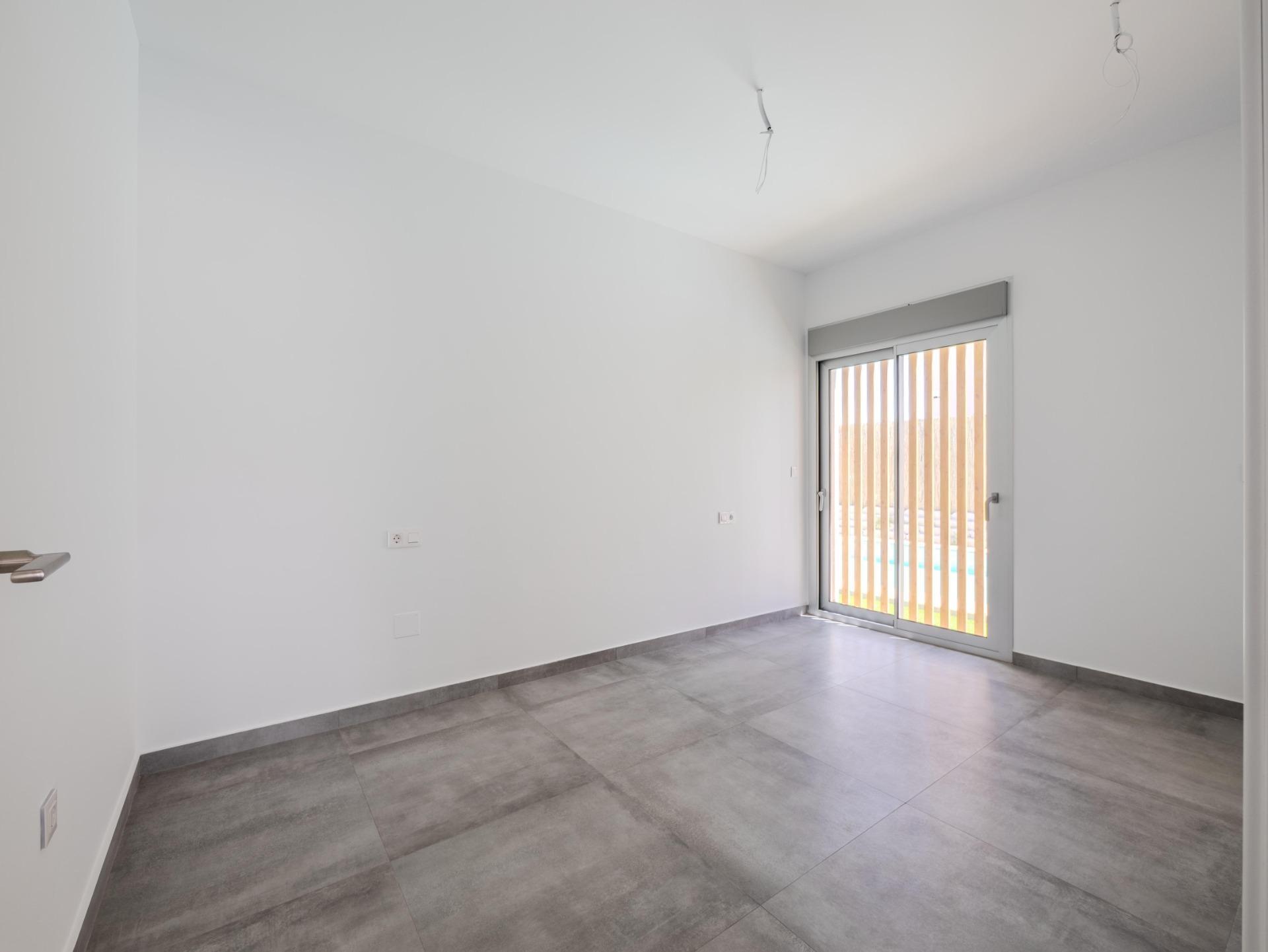 Villa de diseño con vistas al golf y piscina privada en Algorfa — 4 dorm.