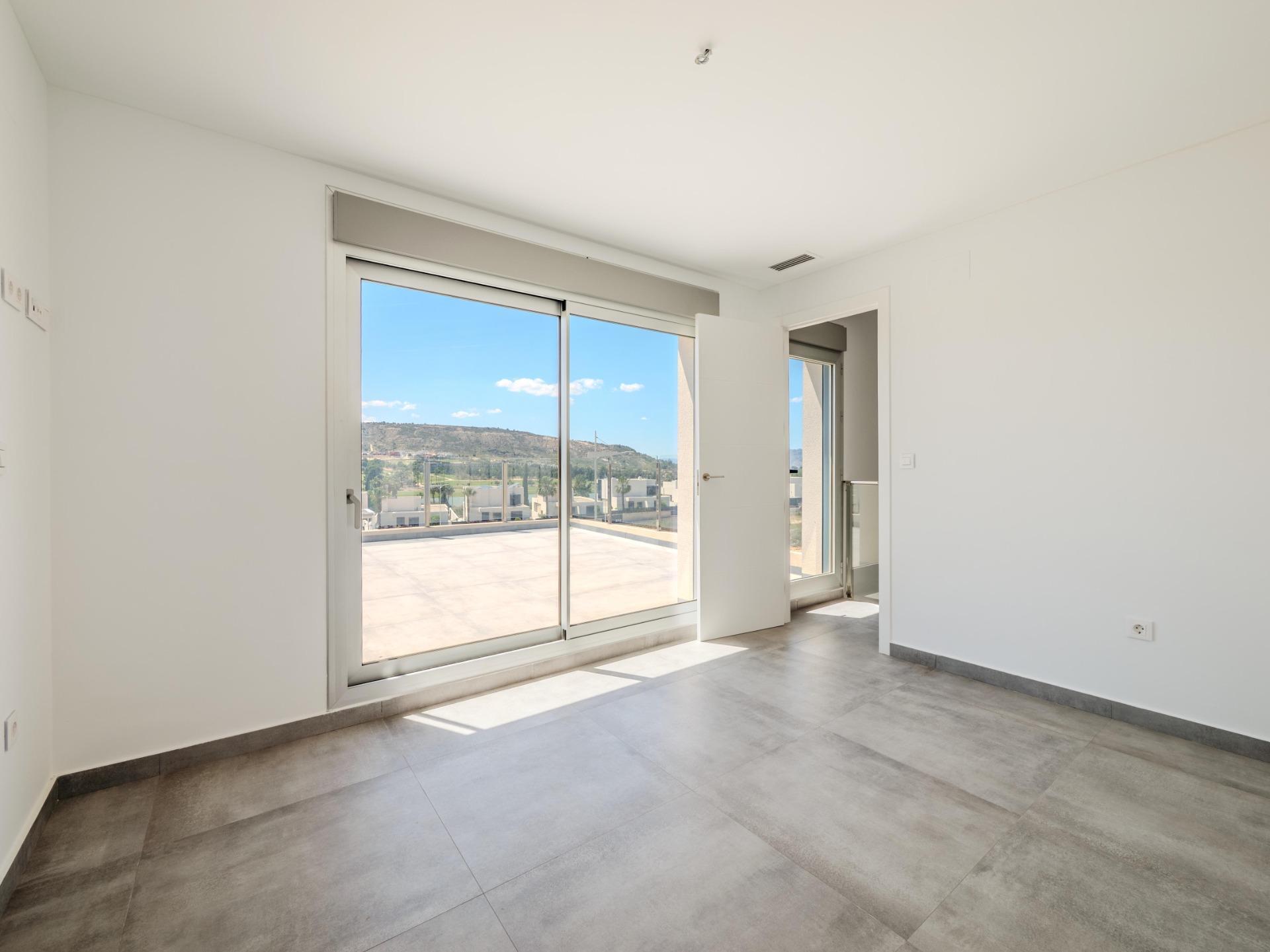 Villa de diseño con vistas al golf y piscina privada en Algorfa — 4 dorm.