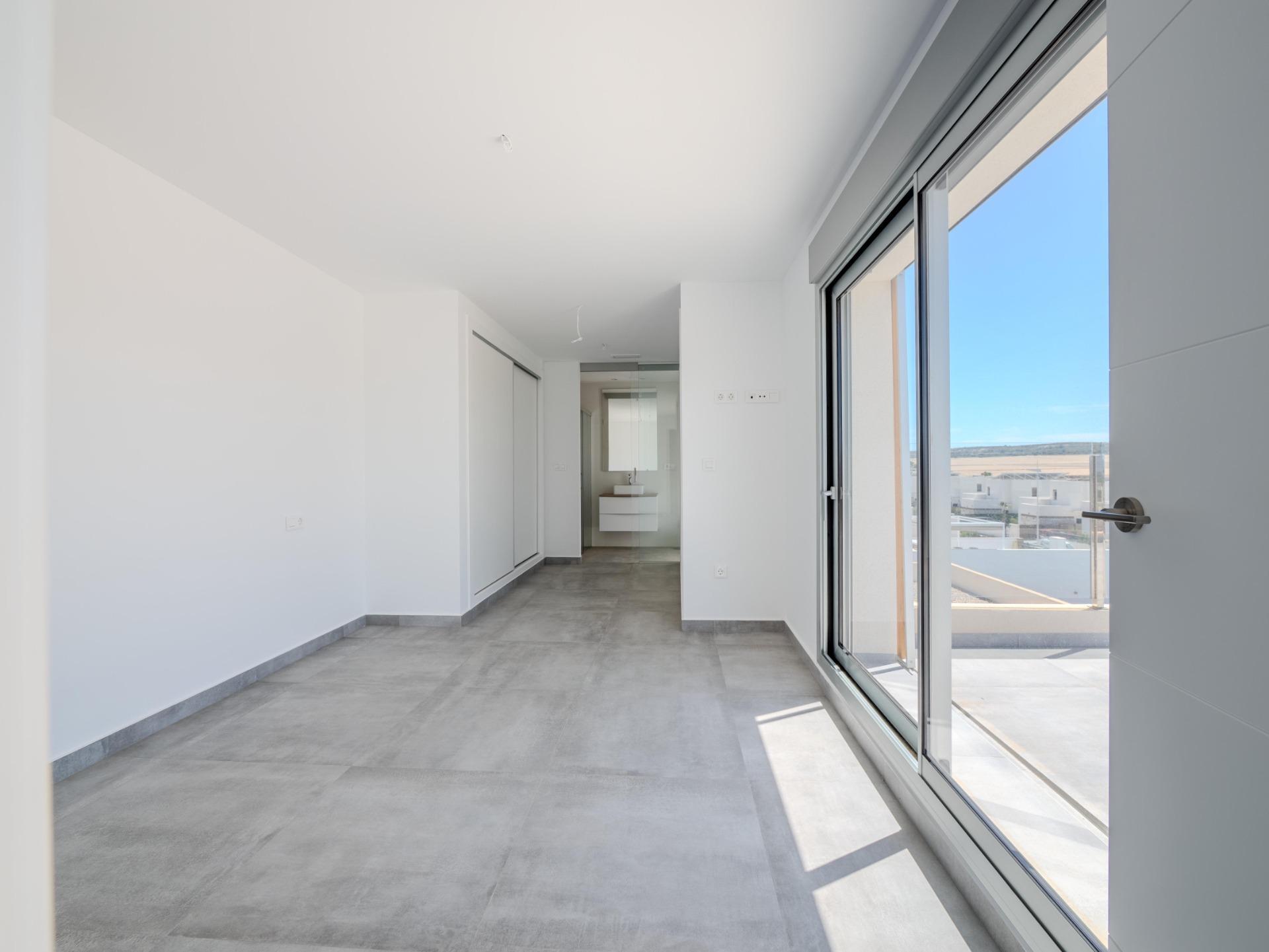 Villa de diseño con vistas al golf y piscina privada en Algorfa — 4 dorm.
