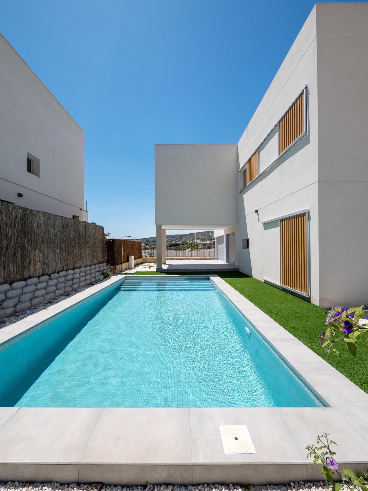Villa de diseño con vistas al golf y piscina privada en Algorfa — 4 dorm.