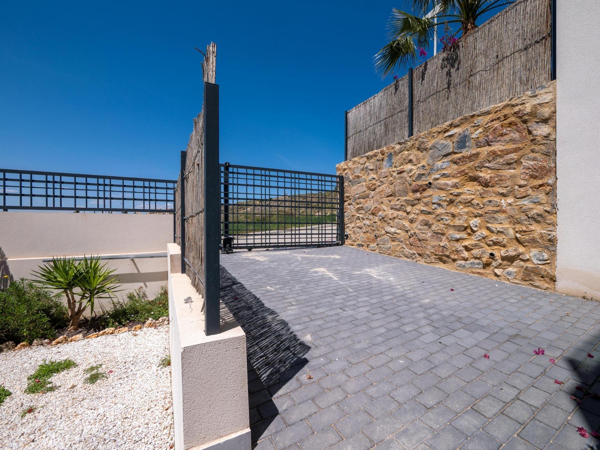 Villa de diseño con vistas al golf y piscina privada en Algorfa — 4 dorm.