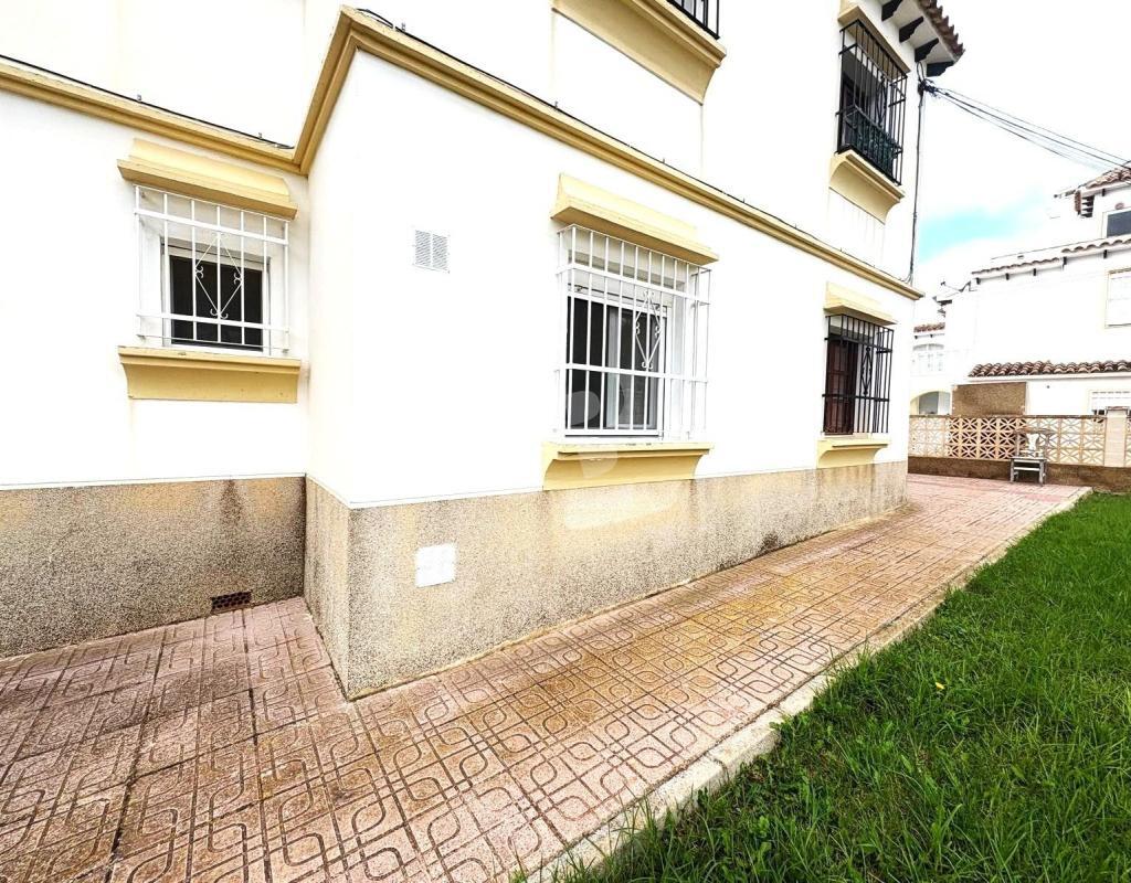 Bungalow con 4 piscinas junto al Golf de Villamartín en Blue Hills