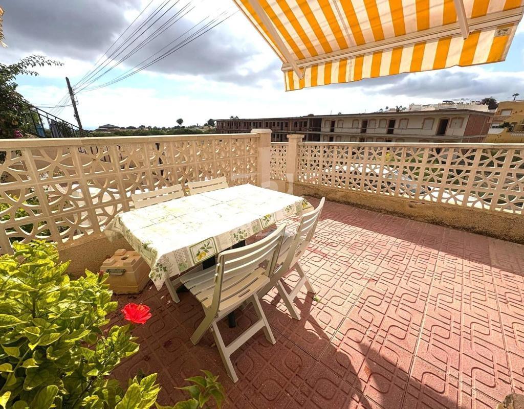 Bungalow con 4 piscinas junto al Golf de Villamartín en Blue Hills