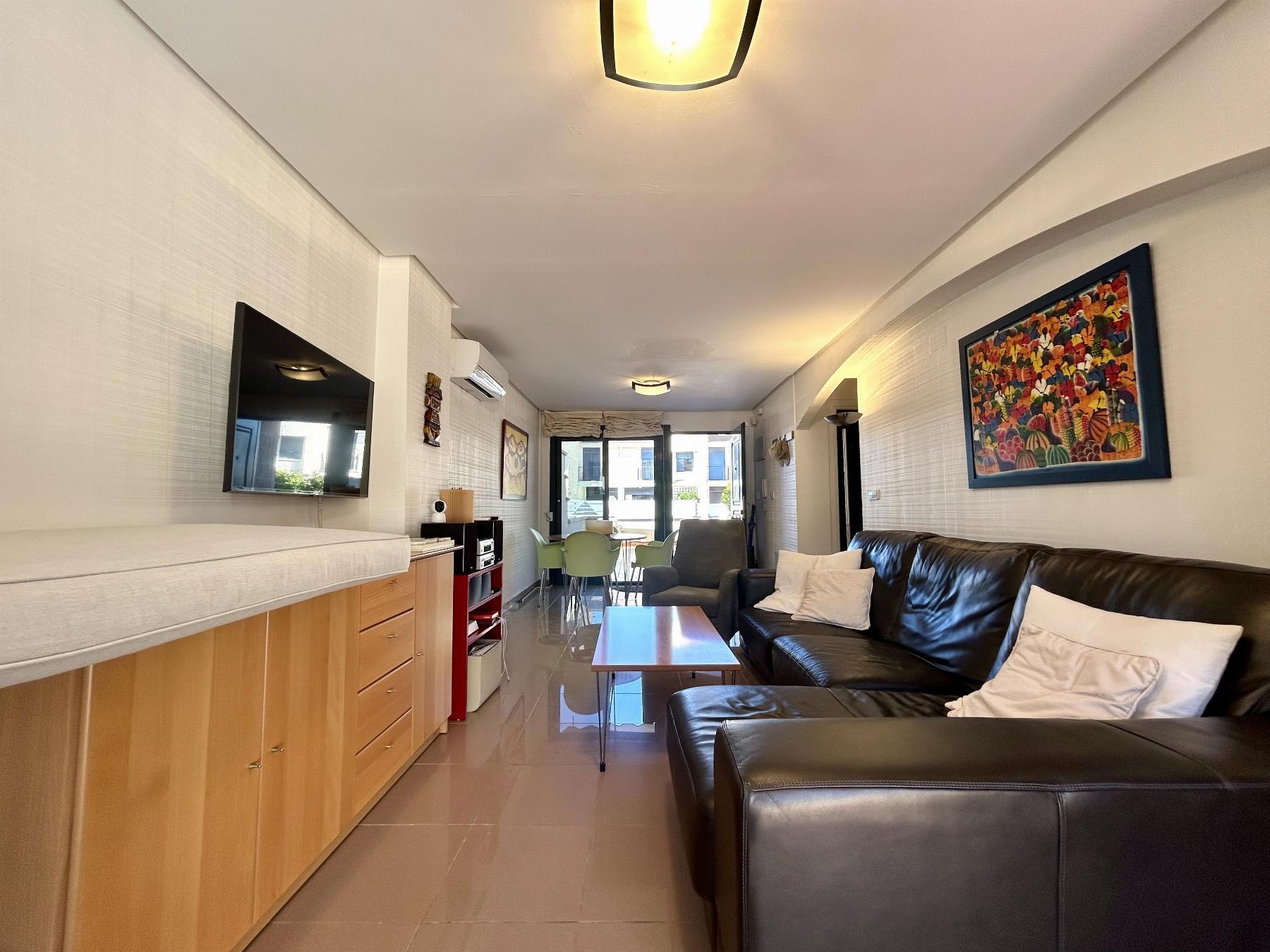 Dúplex junto al mar en Cabo Roig — 3 dorm, 2 garajes y vistas a piscina