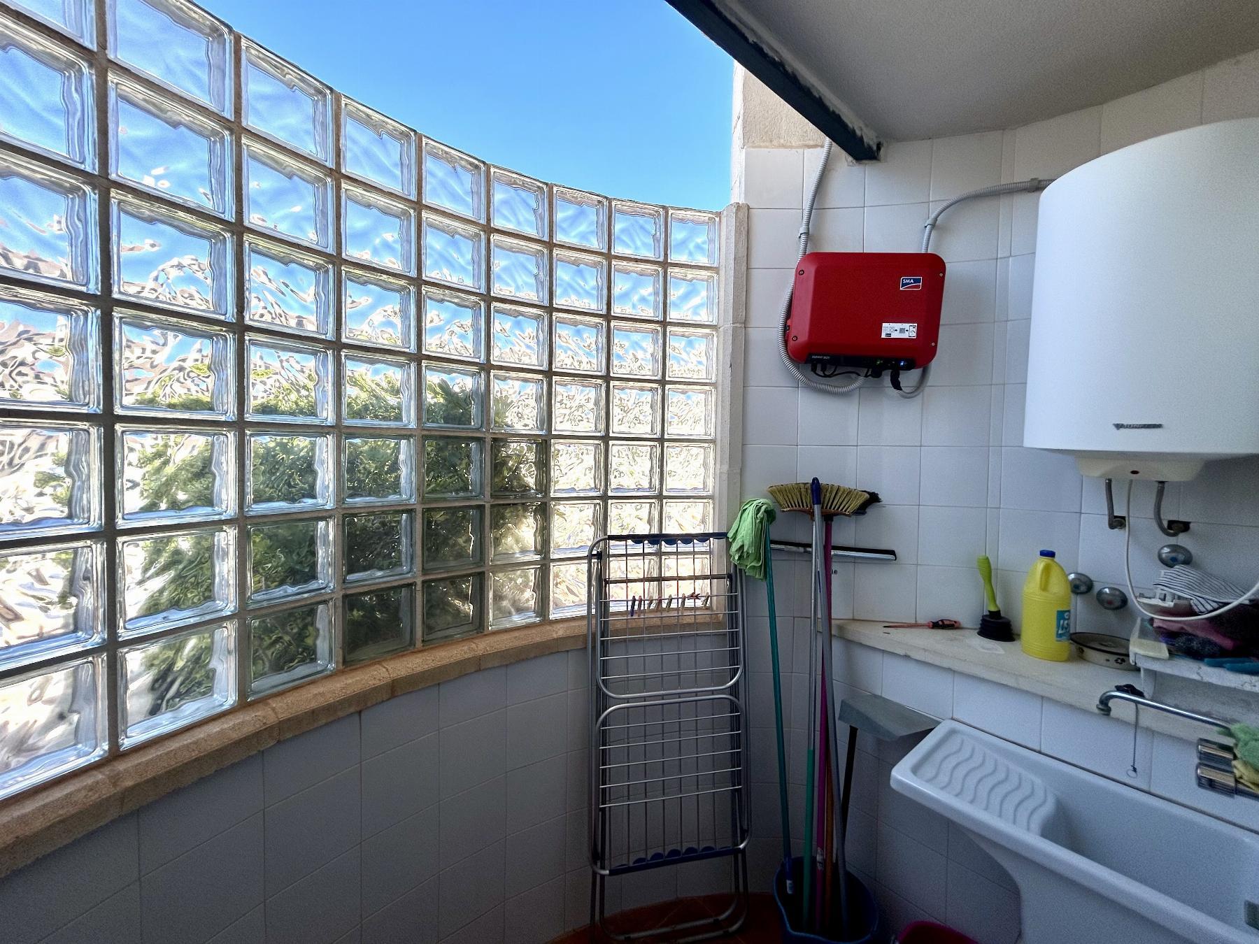 Dúplex junto al mar en Cabo Roig — 3 dorm, 2 garajes y vistas a piscina