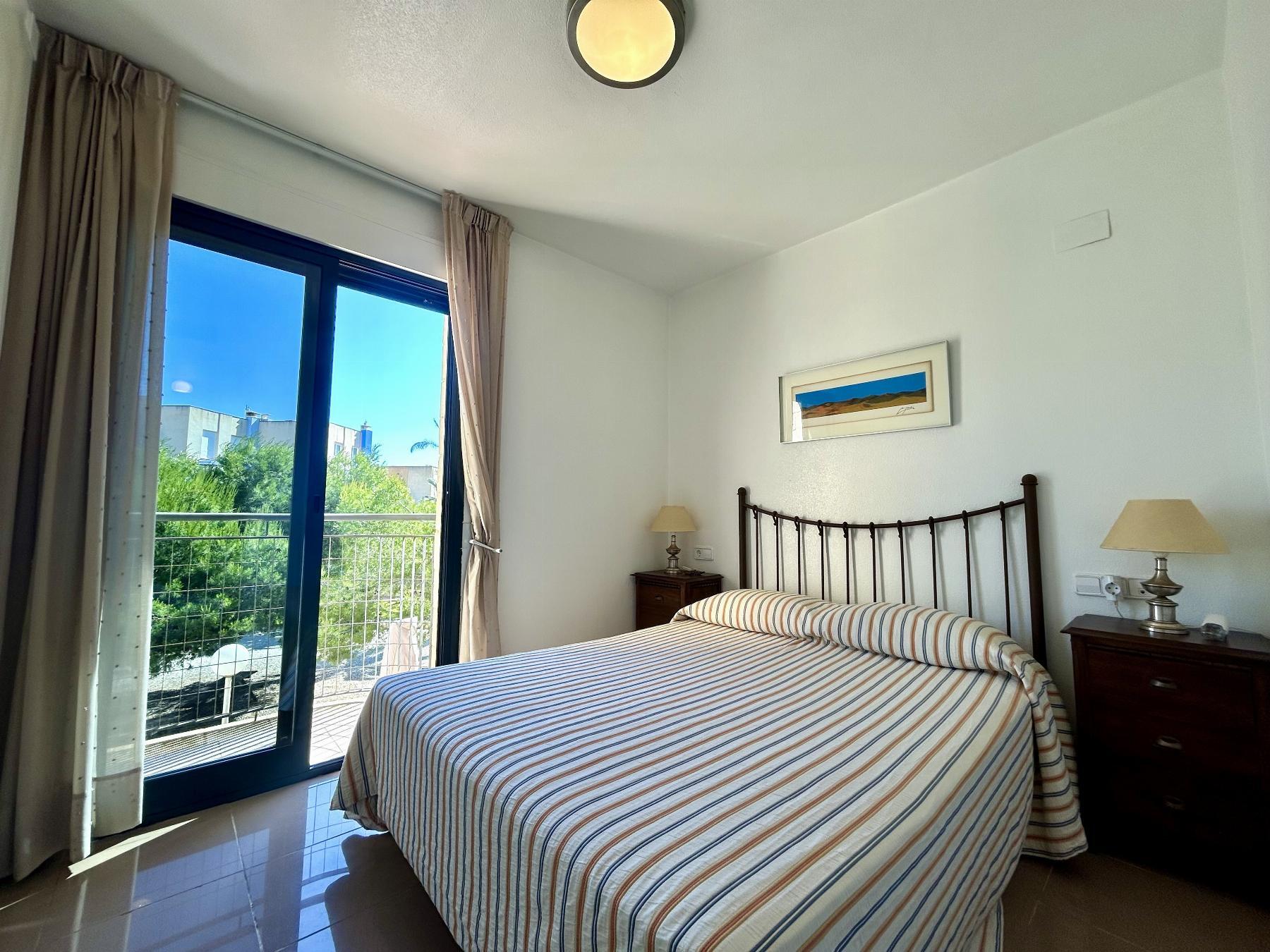 Dúplex junto al mar en Cabo Roig — 3 dorm, 2 garajes y vistas a piscina