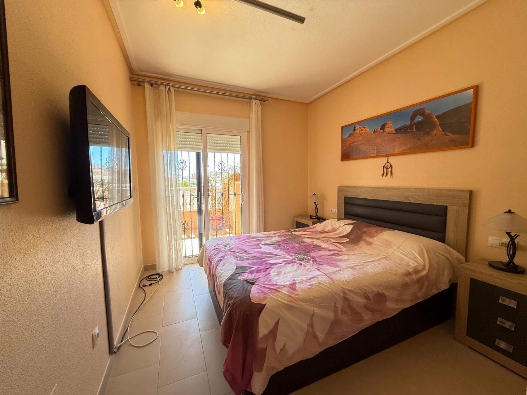 Apartamento seminuevo en Los Dolses con 30m² de terraza y SPA — 2 dorm.
