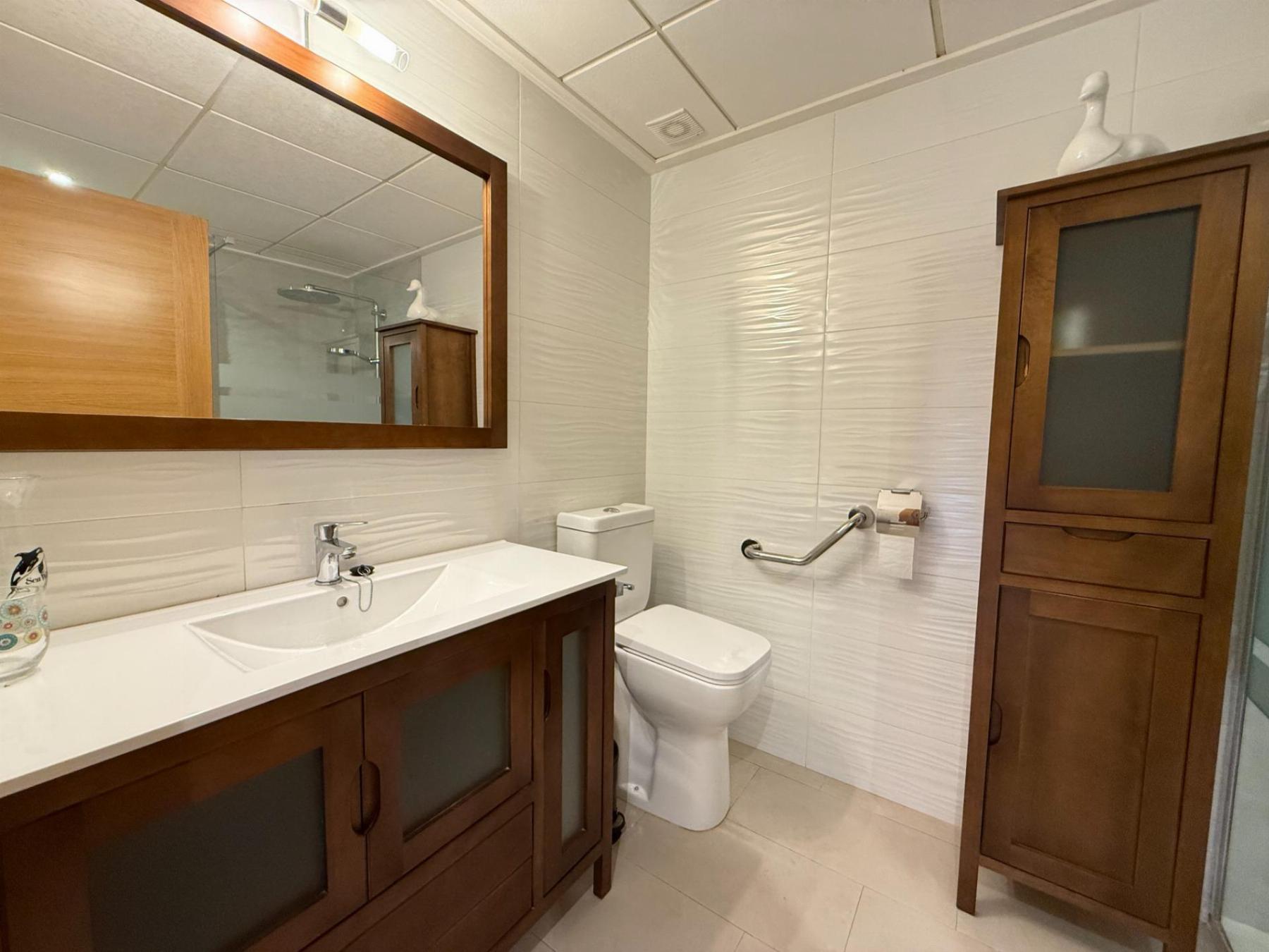 Apartamento seminuevo en Los Dolses con 30m² de terraza y SPA — 2 dorm.