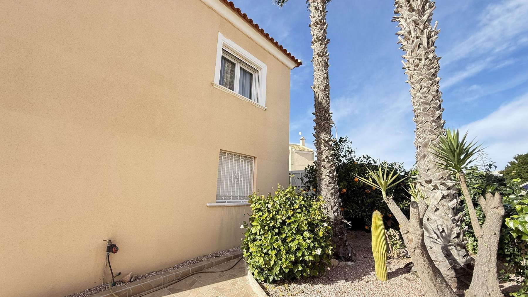 Chalet con piscina privada y vistas al mar en Blue Lagoon — 5 dorm.