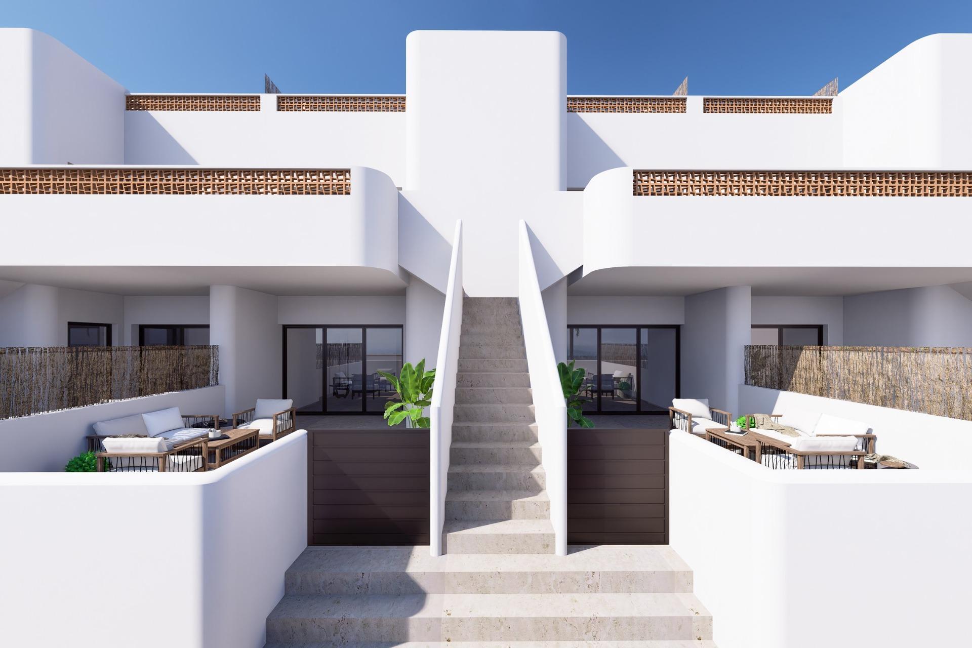 Chalet de obra nueva en Dolores con piscina privada y diseño vanguardista