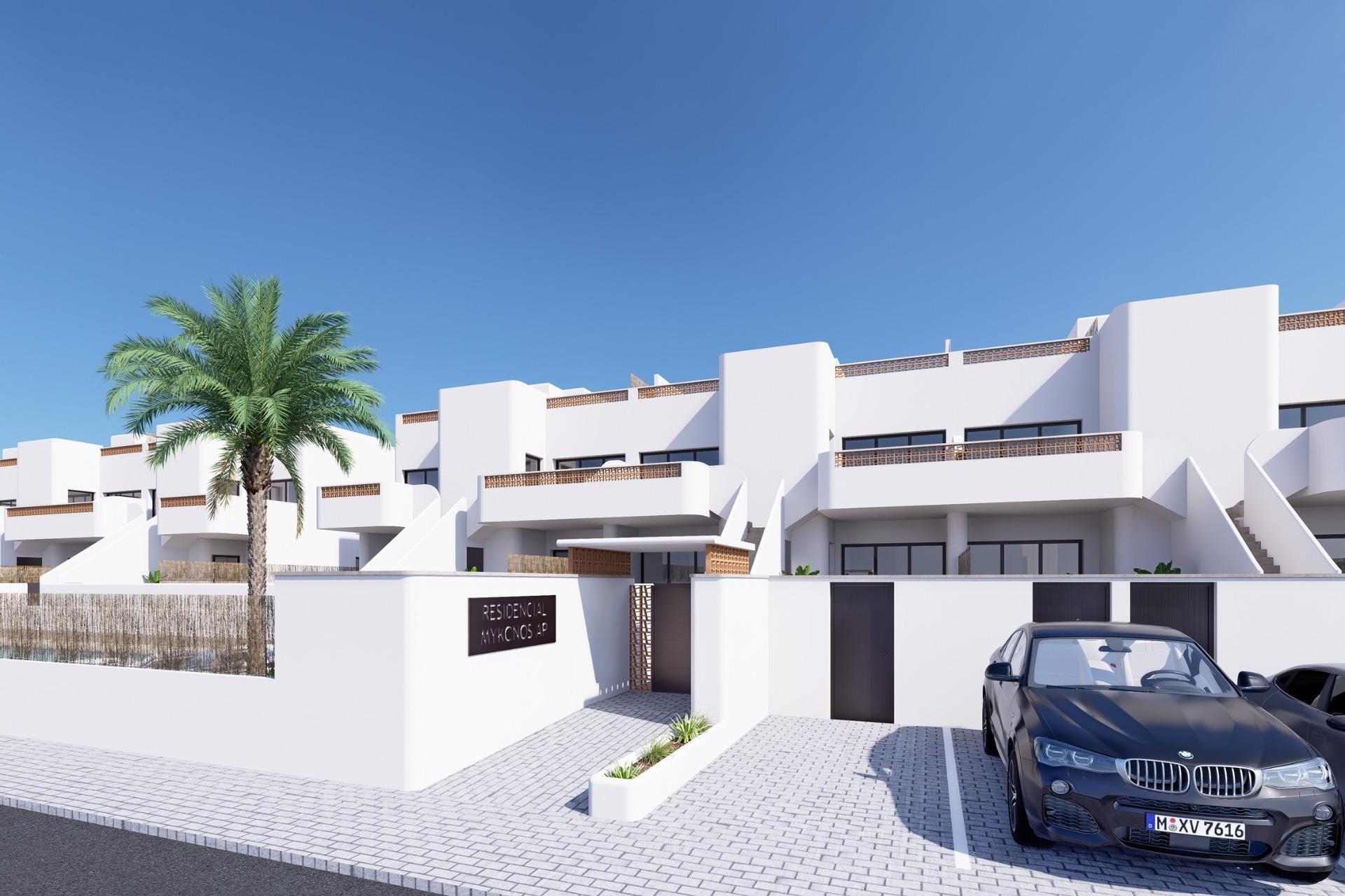 Chalet de obra nueva en Dolores con piscina privada y diseño vanguardista