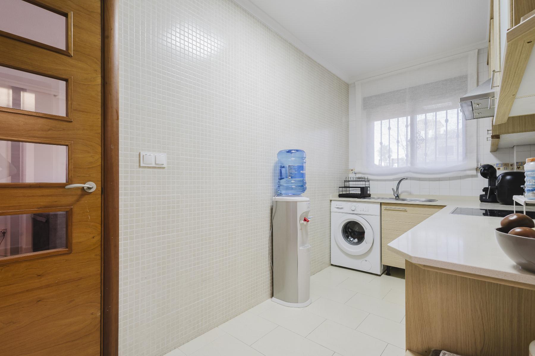 Chalet independiente con piscina privada en Aguas Nuevas, Torrevieja — 2 dorm.